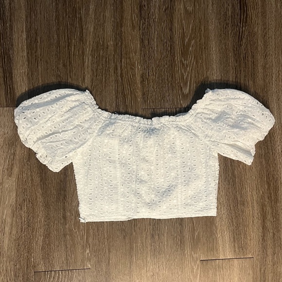 SOLD F21 | Eyelet Puff Sleeve Lace Up Milkmaid Crop Top Size Large - Picture 4 of 5